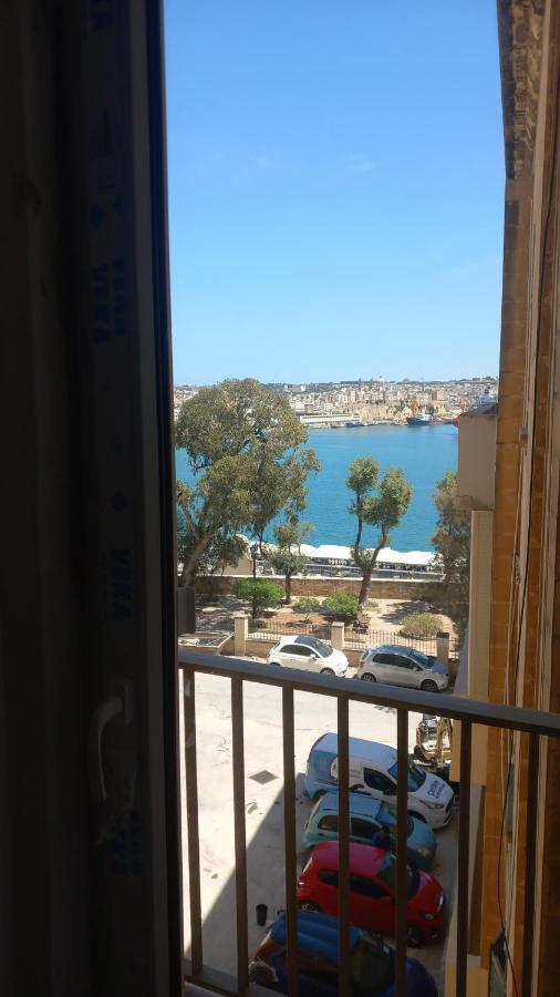 Door Nine -Townhouse With Harbour Views Villa Floriana Eksteriør billede